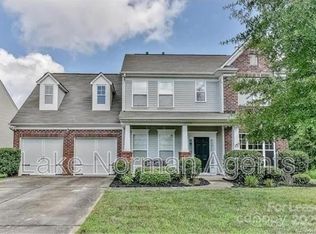 3111 Gloxinia Rd, Charlotte, NC 28215