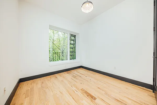 Rented by Nooklyn NYC LLC | media 10