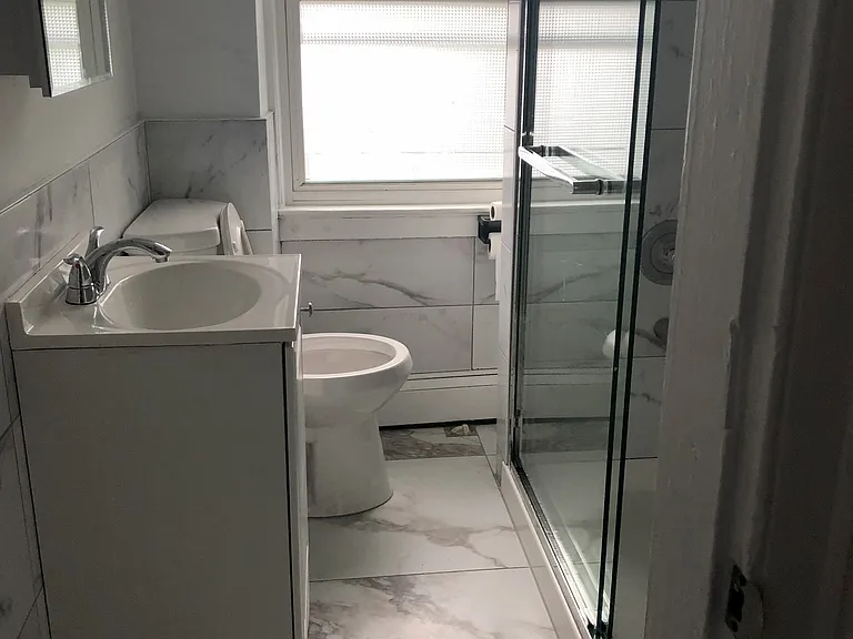 24 Franklin Pl #D3 — Photo 17