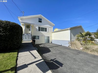 665 Clearlake Ave, Winchester Bay, OR, 97467