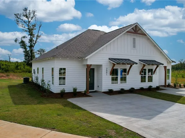 60 Crossing Ct W, Valley, AL 36854
