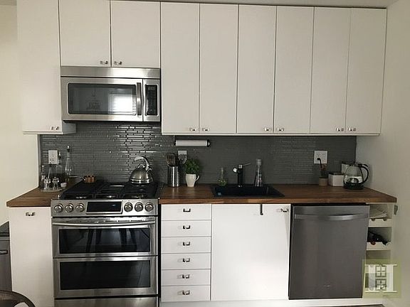 4th image of 3153 12th St #2