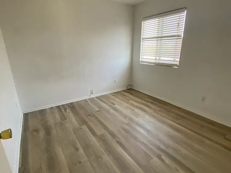 14243 Palm Ct — Photo 8