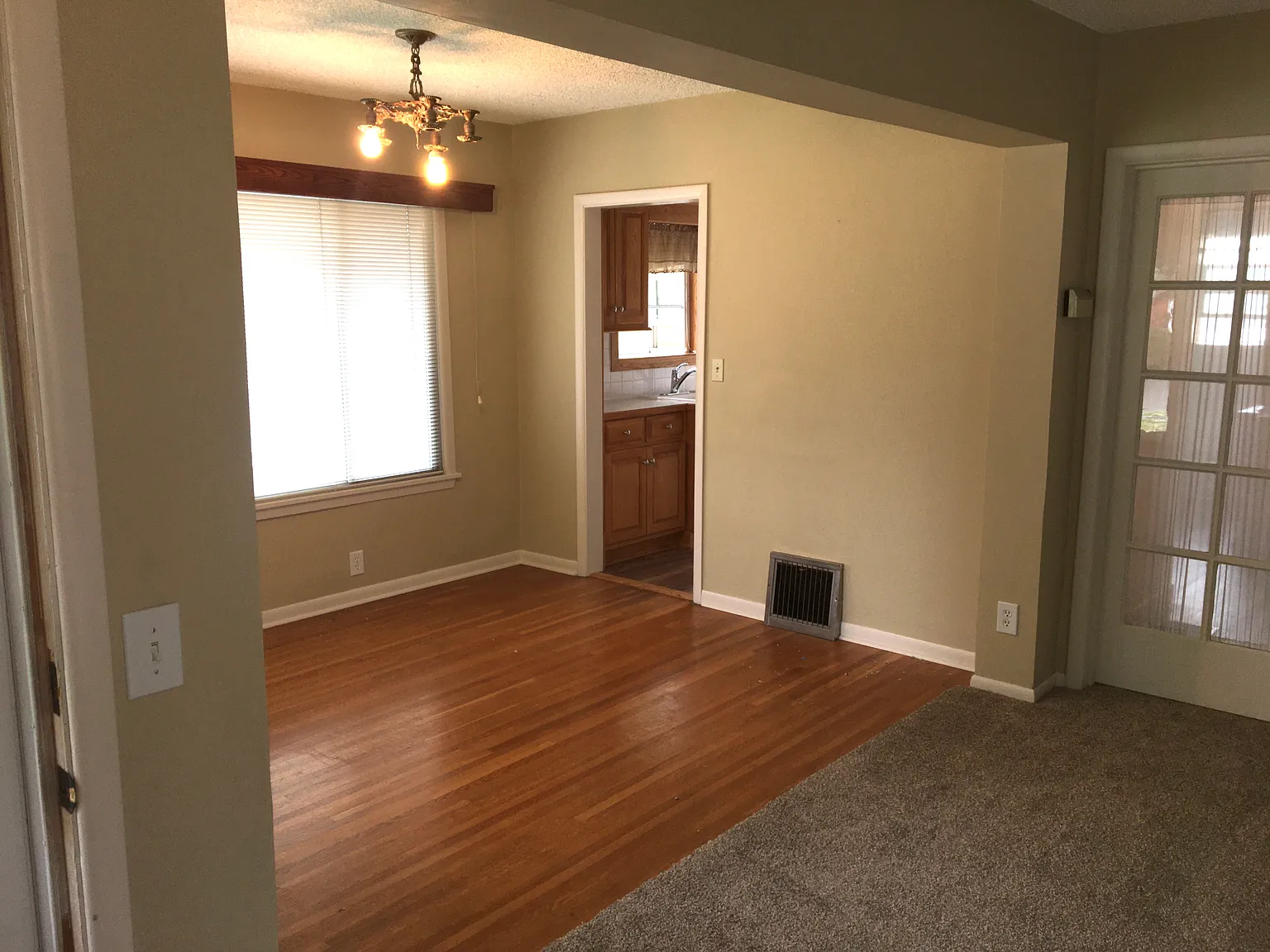 3 bed, 1900 sqft, $2,400 — Photo 2