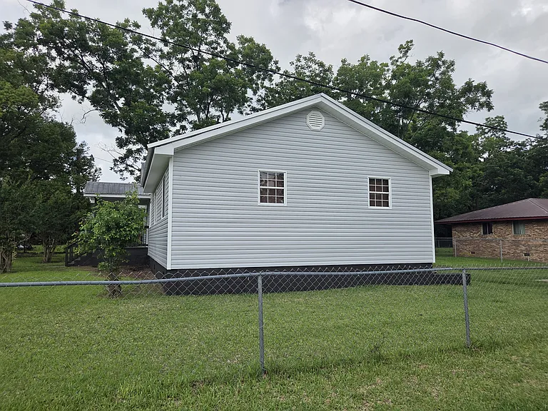 Spacious Lot!