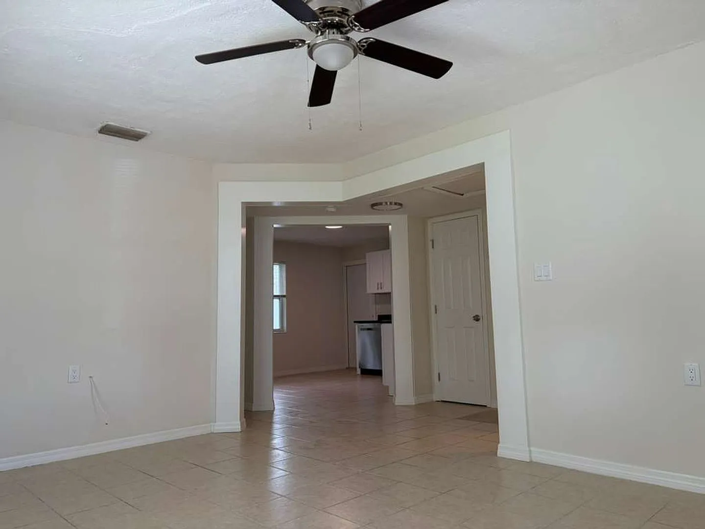 In the Heart of Gulfport's Arts District! Newly Renovated Home — Photo 2