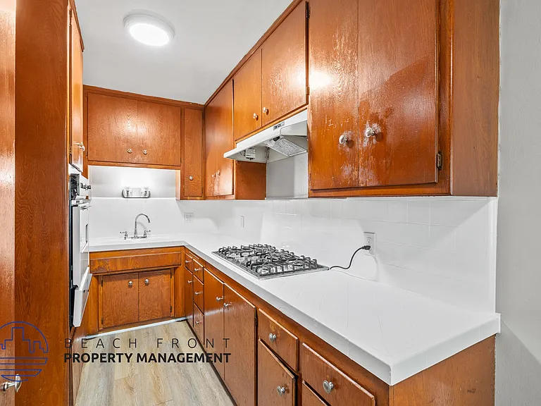 211 E Tamarack Ave — Photo 7