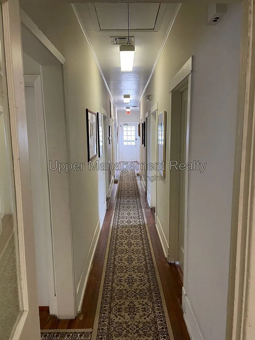 Studio, 1.0 bath, 70 sqft, $700 — Photo 3