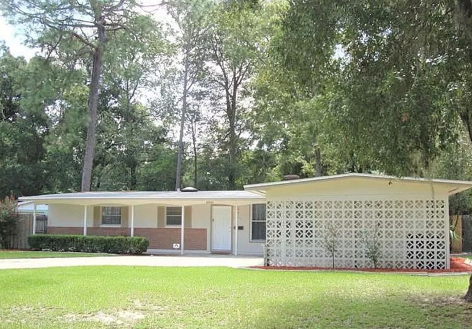 1st image of 8340 S Lostara Ave