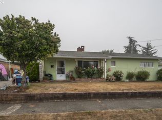 1015 Myrtle Crest Ln, Myrtle Point, OR 97458