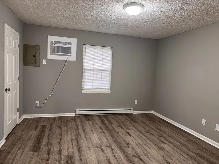 747-749 S Lake Dr — Photo 6