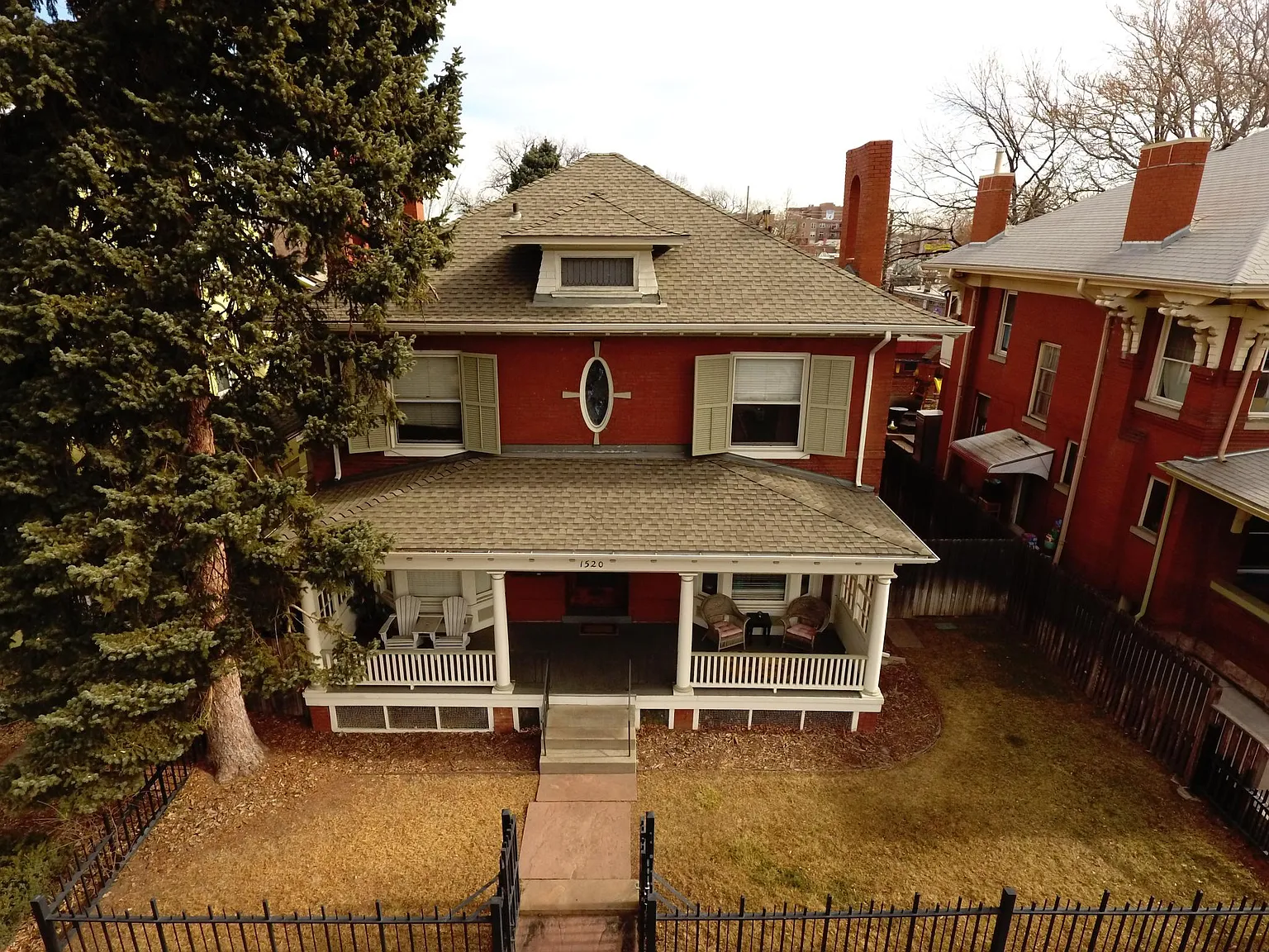 1520 Steele St — Photo 1