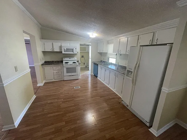 247 Produce Dr — Photo 9
