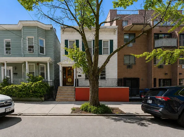 65-26 38th Ave #2, Woodside, NY 11377