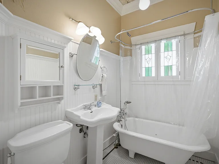 1231 W Main St — Photo 24