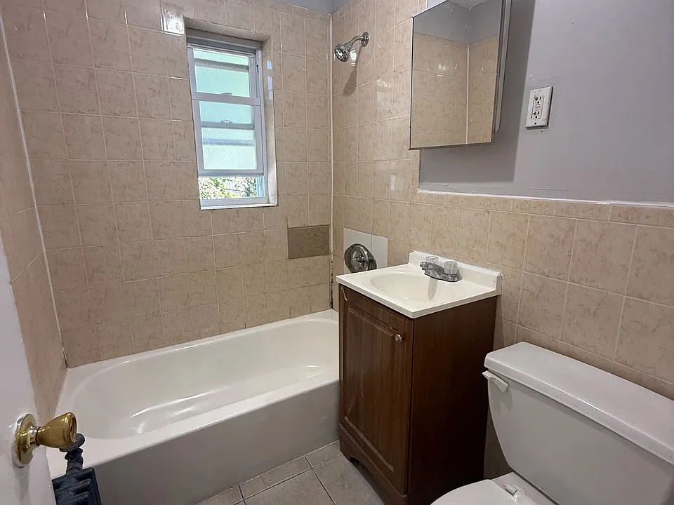 60 Crawford St #2L