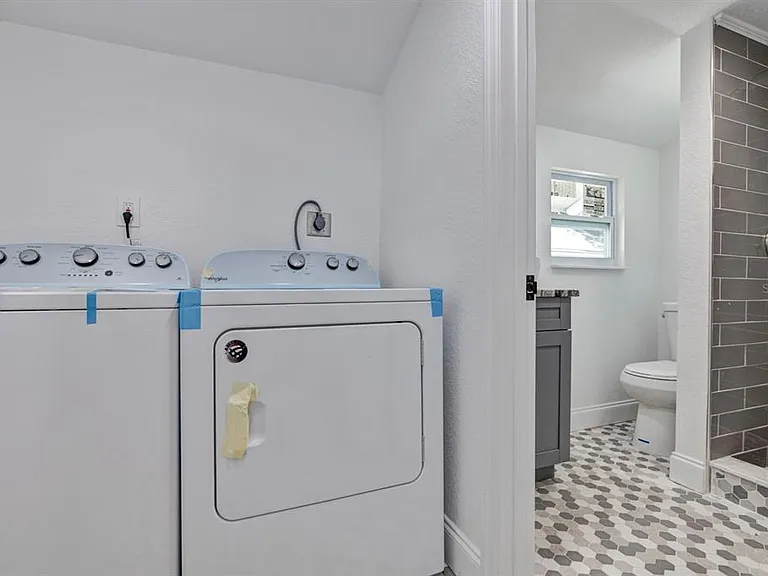 736 Jackson St N #2 — Photo 13