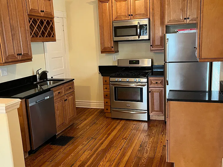 1209 Benton Ave #1 — Photo 1