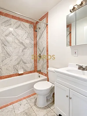 Bathroom, photo 1