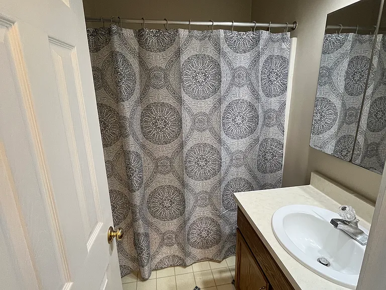 204 W Railroad St #5 — Photo 8