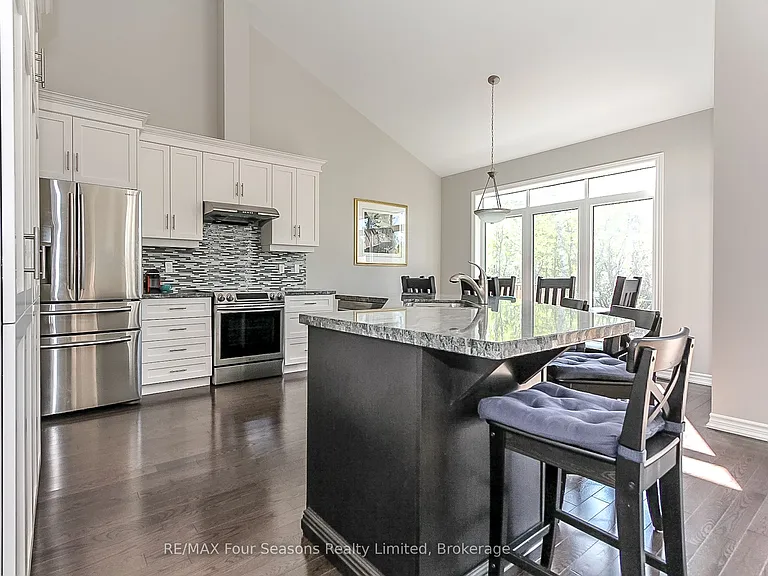 12 Robbie Way — Photo 36