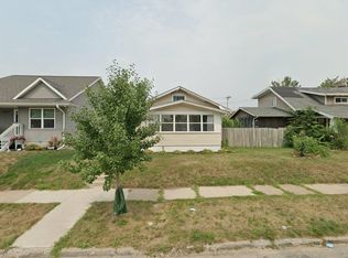 2041 D St SW, Cedar Rapids, IA 52404