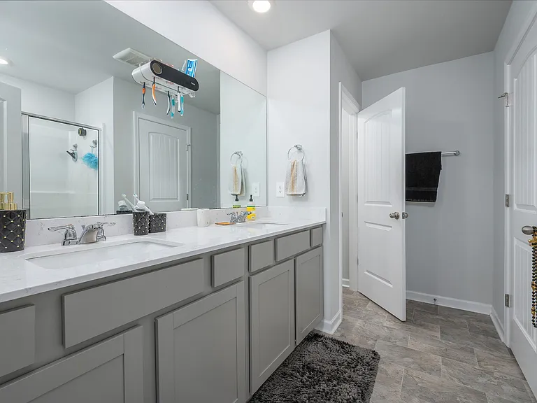 447 Augustine Dr — Photo 18