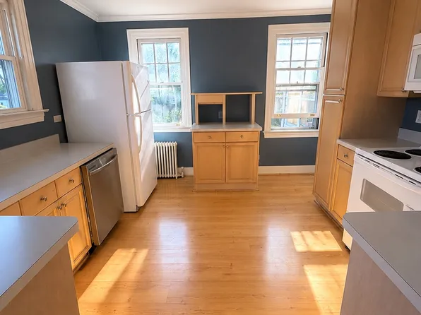 75 Lancaster Rd #2, West Hartford, CT 06119