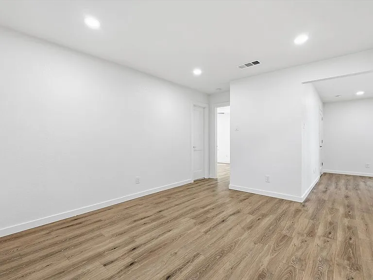 4816 Amesbury Dr #128 — Photo 10