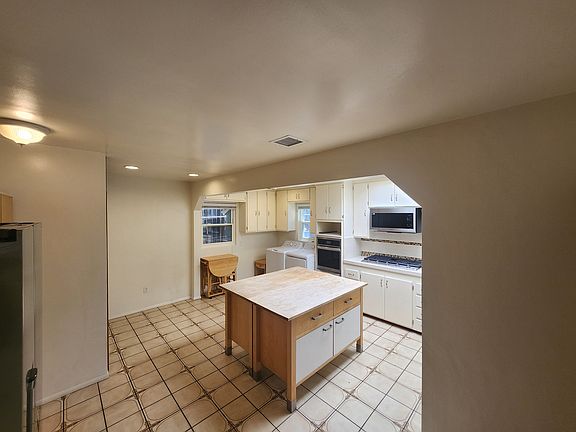 4th image of 2203 Ralene St #1