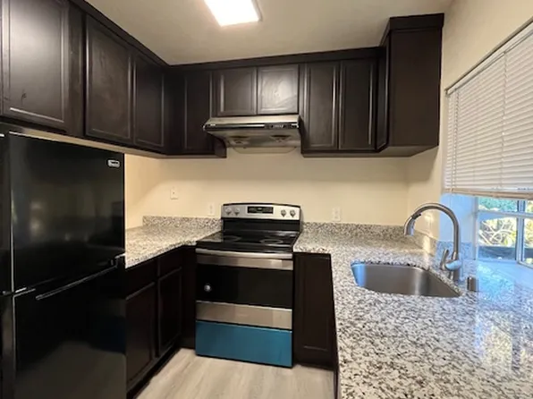 1967 Bonifacio St APT 8, Concord, CA 94520