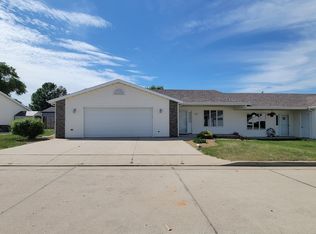 1119 Lakota Ln, Bismarck, ND 58504