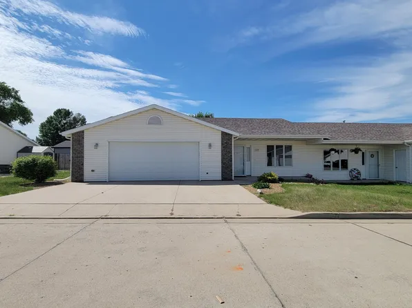1119 Lakota Ln, Bismarck, ND 58504