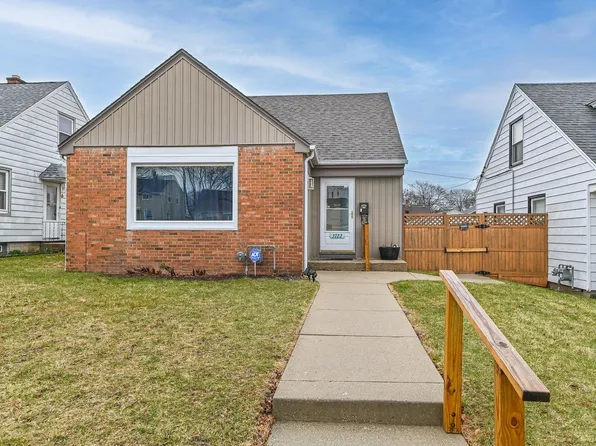 3722 South 16th STREET, Milwaukee, WI 53221