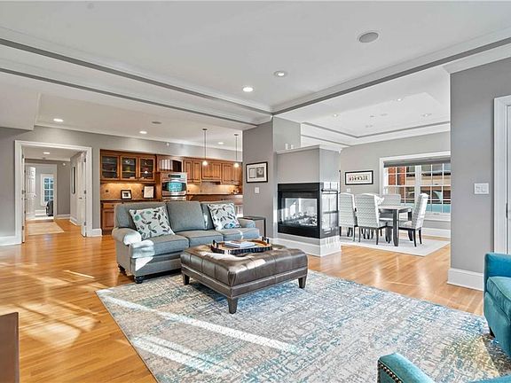 3rd image of 4921 Wyandotte St APT 201