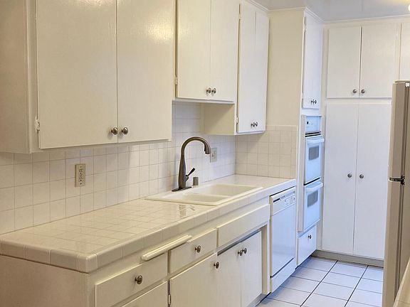 2nd image of 1800 Camden Ave APT 103