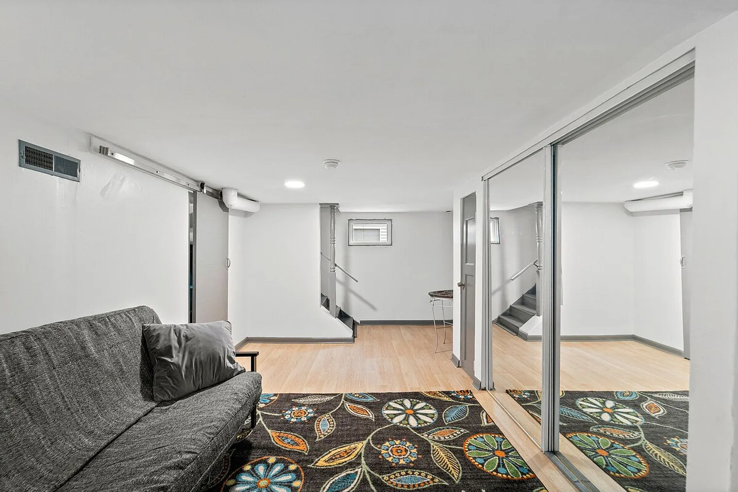 3 bed, 2.5 bath, $7,164 — Photo 2