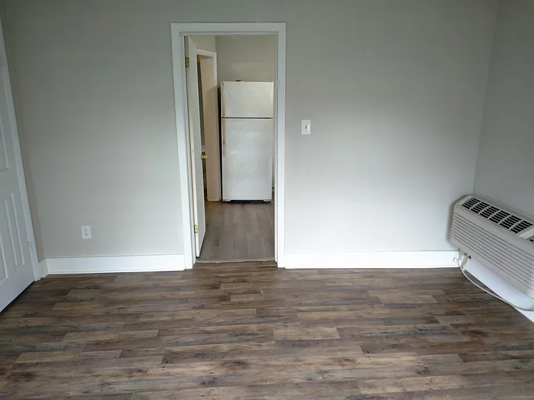 120 Avendale Ave NE #3 — Photo 5