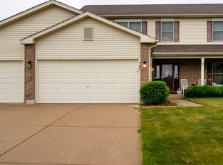 725 Wimbleton Trl, McHenry, IL