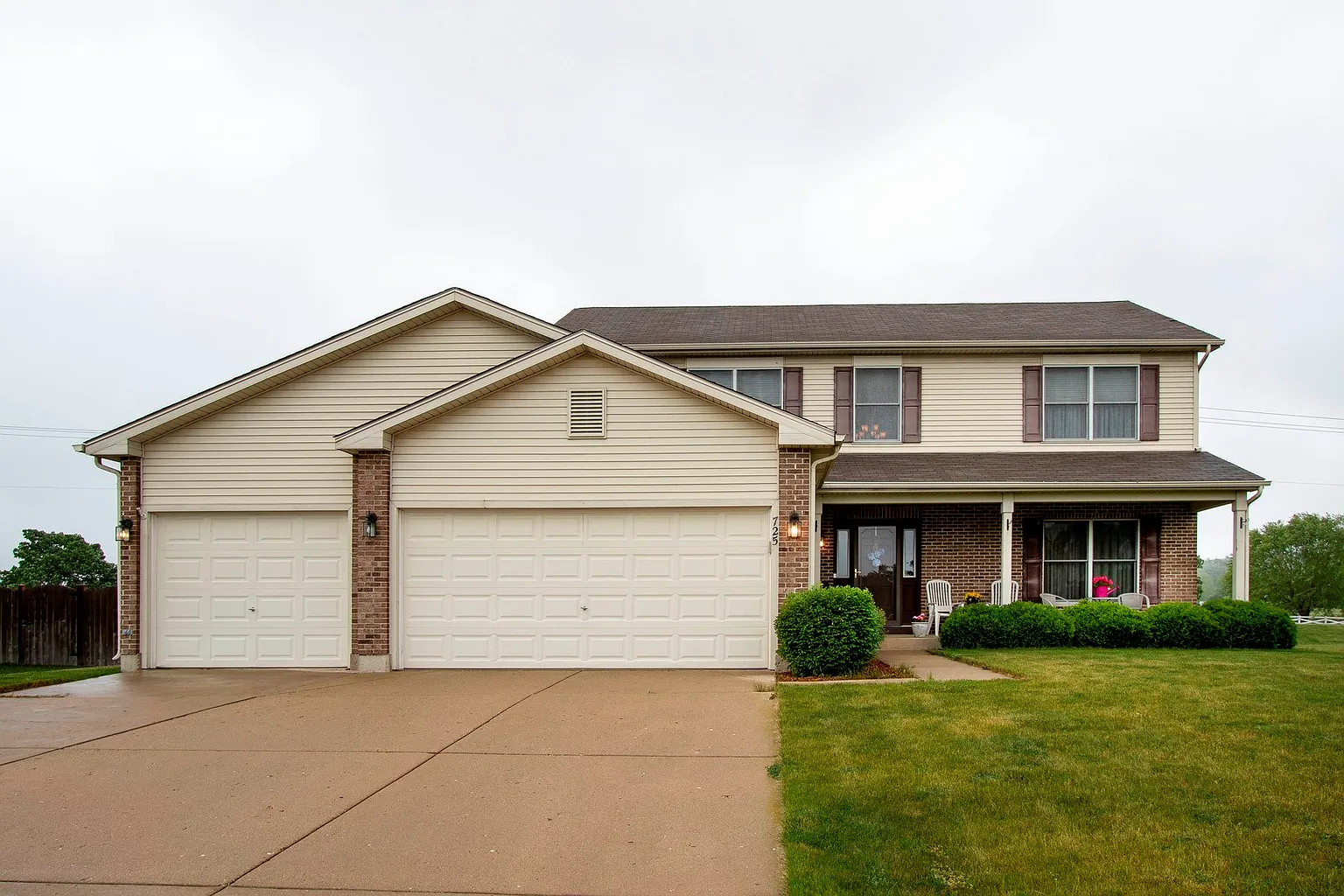 725 Wimbleton Trl photo 1