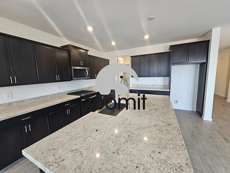 16047 W Honeysuckle Dr — Photo 6