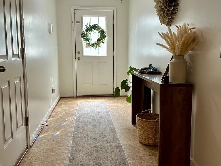104 Notions Ct — Photo 2