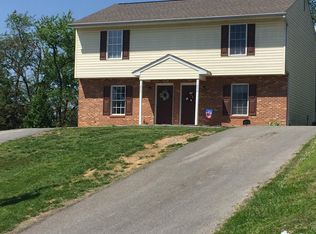 238 E Augusta Ave, Vinton, VA 24179