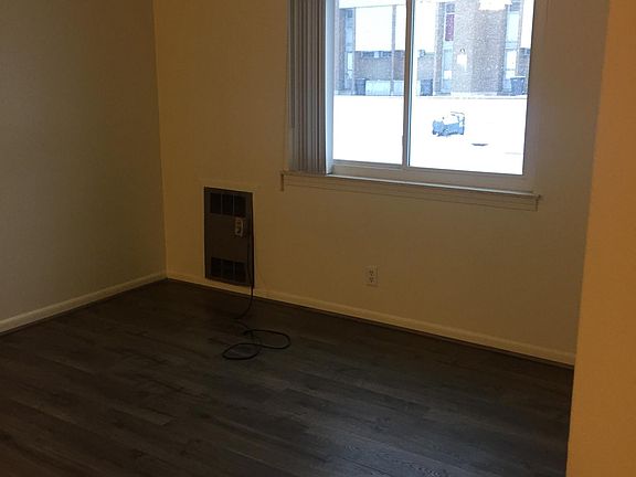 2nd image of 130 Seminole St APT 1