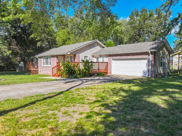 301 W 5th St, Grove, OK 74344