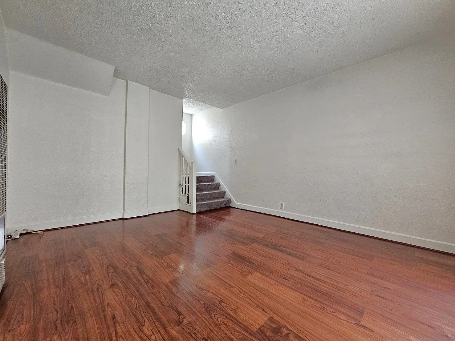 2 bed, 1.5 bath, 950 sqft, $2,195 — Photo 3