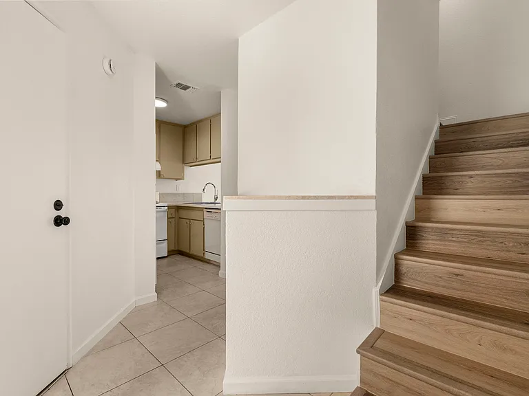 5607 Walnut Ave #9 — Photo 7