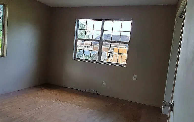174 E Main St — Photo 3