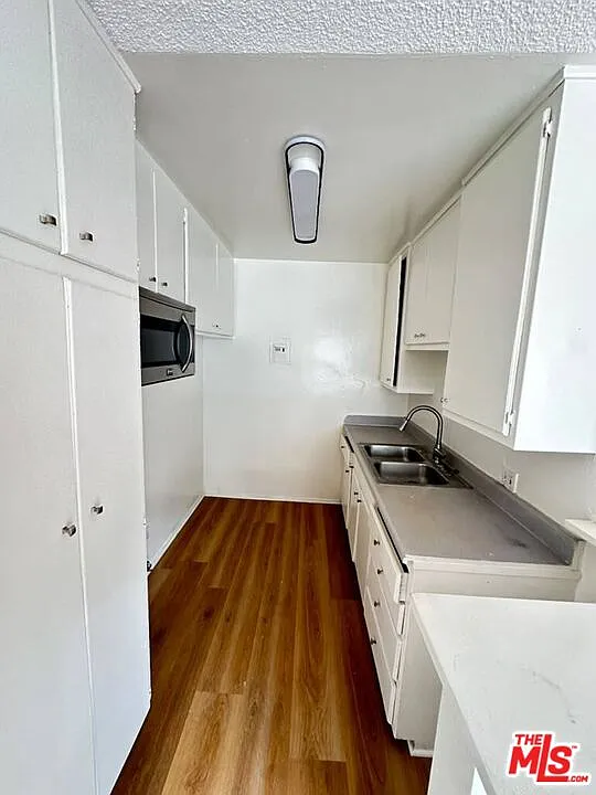 1 bed, 1.0 bath, $1,950 — Photo 2