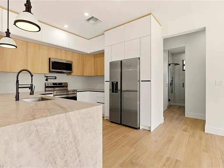 1514 47th Ave NE — Photo 13